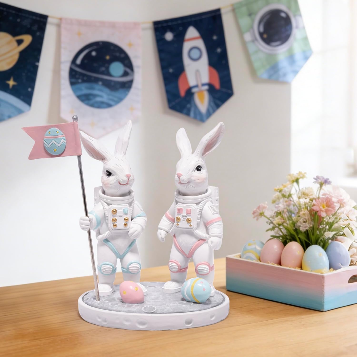 Hodao Astronaut Bunny Figurines – Space Easter Rabbit Decor with Flag & Moon Base, Cute Spring Tabletop Statue for Desk, Shelf & Nursery, Giftable Collectible Home Accent
