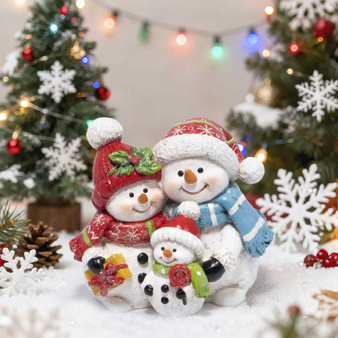 Hodao Snowman Family Figurines Christmas Decor – Hand-Painted Resin Decorations with Hats, Scarves & Glitter, Indoor Holiday Ornaments for Home, Bedroom, Mantel, Tabletop Display & Heartwarming Gift