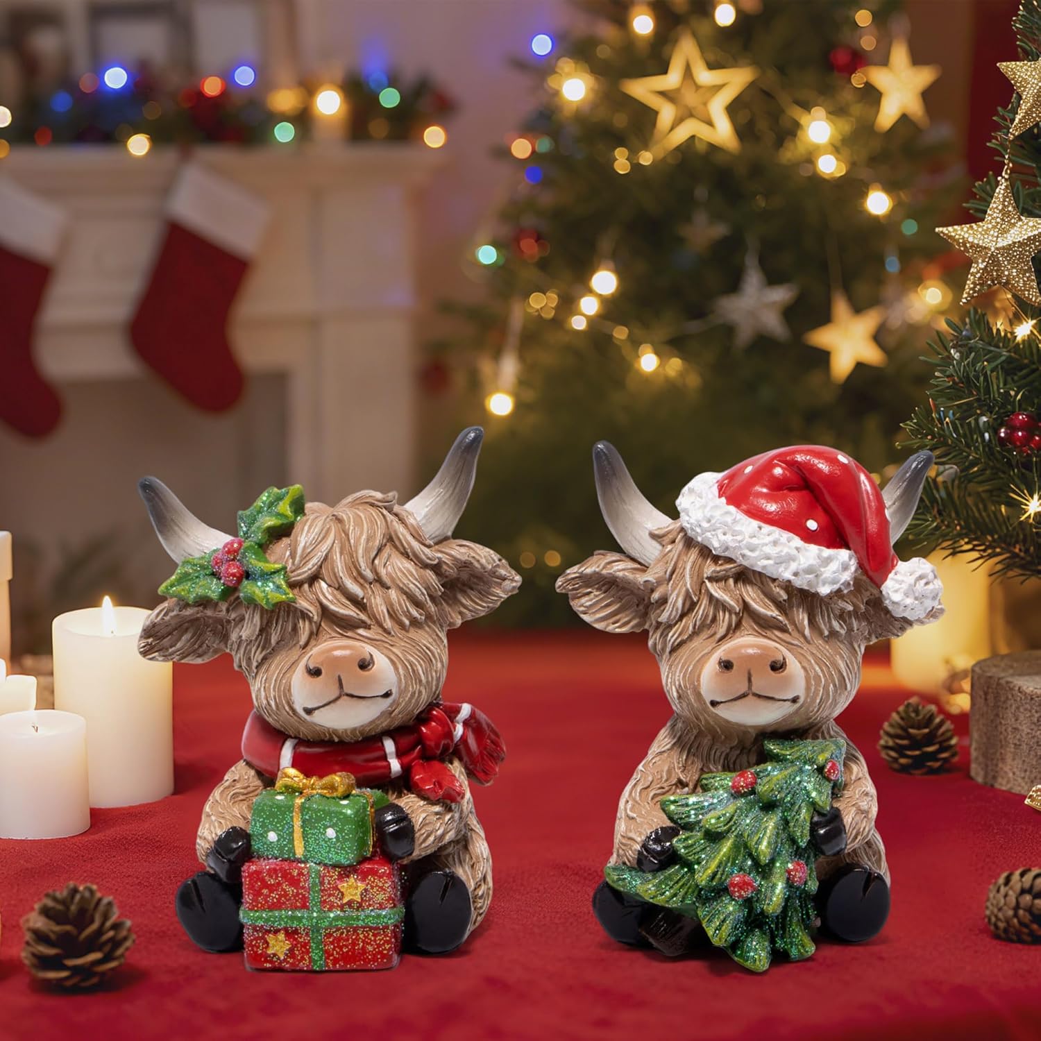 Hodao 2PCS Christmas Highland Cow Figurines Decoration with Christmas Tree & Gift Box, Xmas Holiday Highland Cow Decor for Home Tabletop Mantel Christmas Celebration - 3.75 Inch